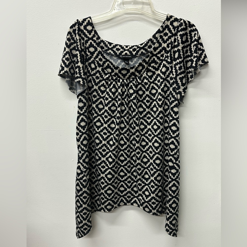 New Directions Black and Cream Geometric Blouse